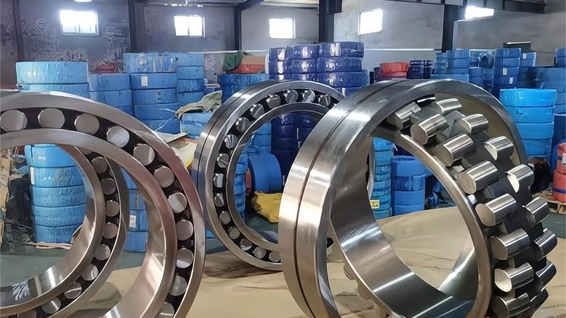 为了避免上述误区，工程师在选择直线轴承时，需要关注以下关键指标：